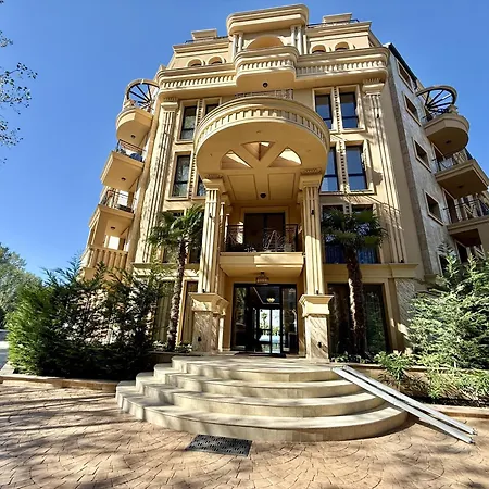 Menada Aphrodite * サニービーチ