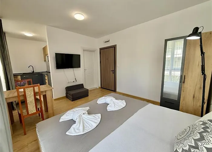 Menada Aphrodite アパート