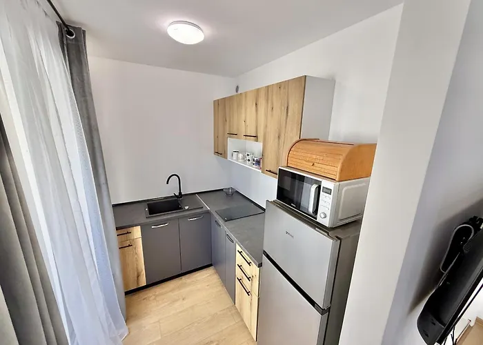 アパート Menada Aphrodite サニービーチ