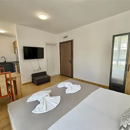 Menada Aphrodite Lejlighed